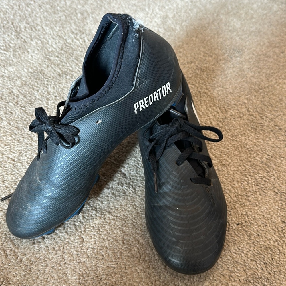 Adidas cleats size 6
